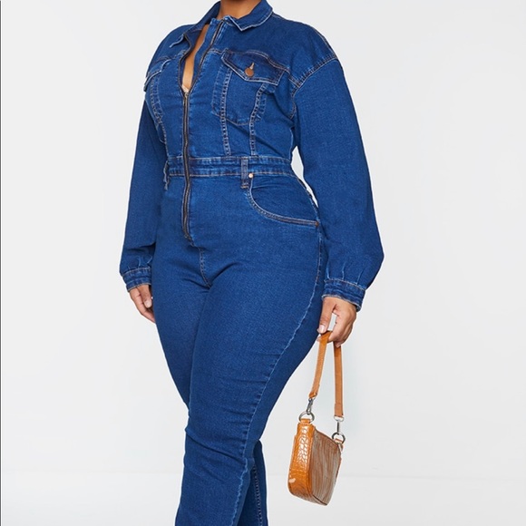 Prettylittlething PLUS Mid Blue Wash Denim Zip Front Jumpsuit - Picture 1 of 5